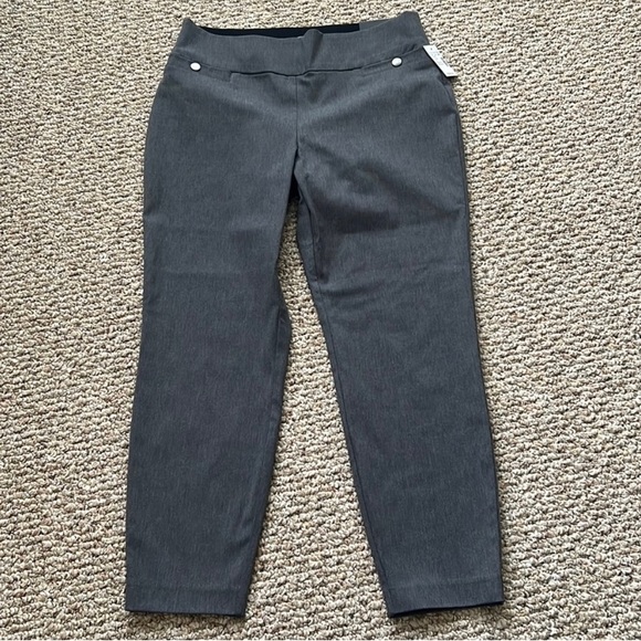 Maurices Bengaline Crop Pant - Medium NWT - Picture 1 of 7